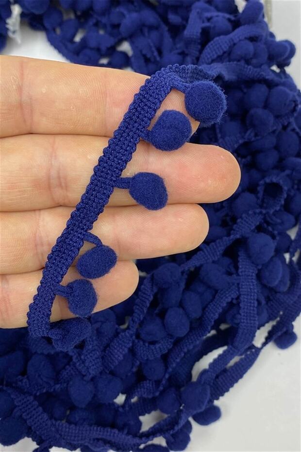 Pompom Strip - 1 Meter - 3