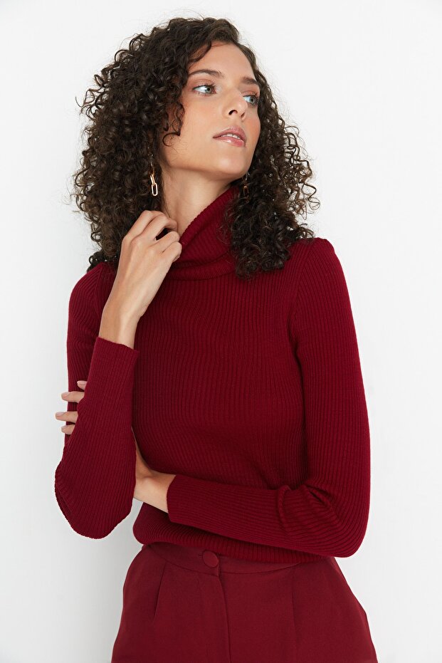 سترة تريكو أساسية ذات ياقة مدورة باللون العنابي TWOAW21KZ1279 - 1