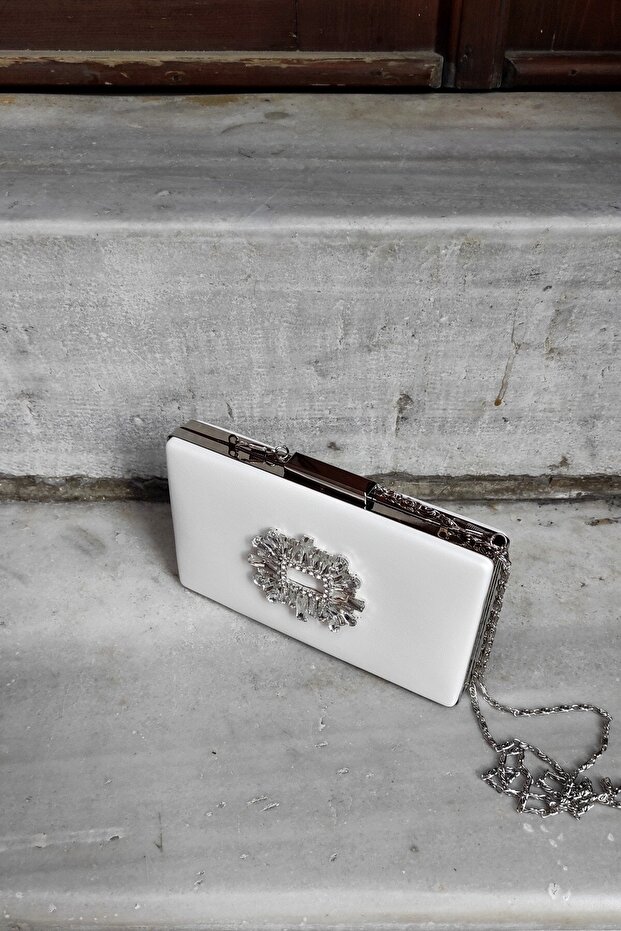 White Leather Evening Dress Thin Case Cornered Model Women's Bag with King Stone Accessories