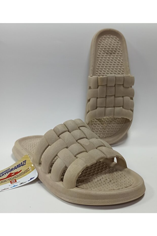 Beige Non-Slip Plastic Water-Resistant Soft Sole Daily Women's Wet Floor Slippers