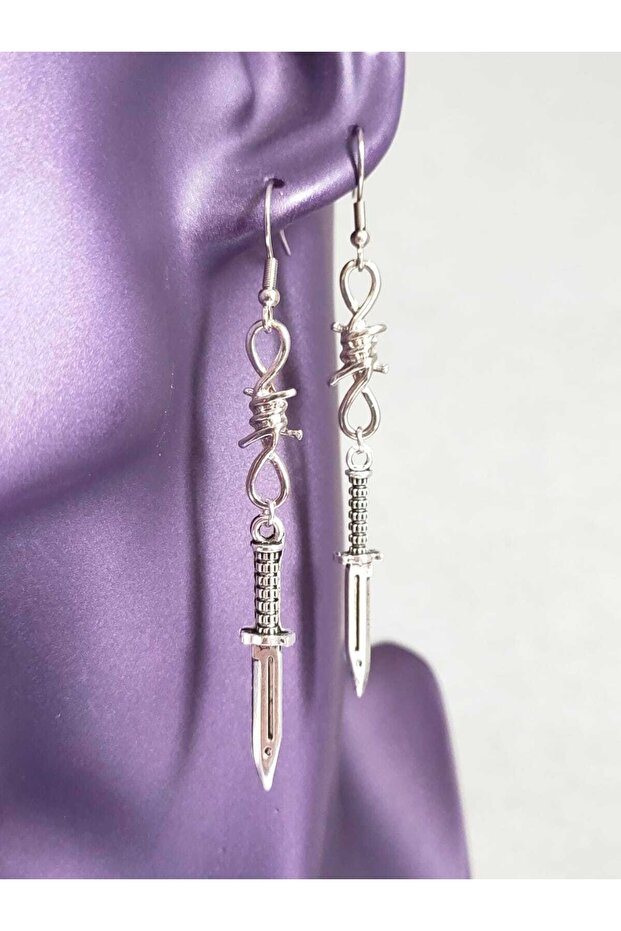 Lill Barbbayonet Gothic Earrings
