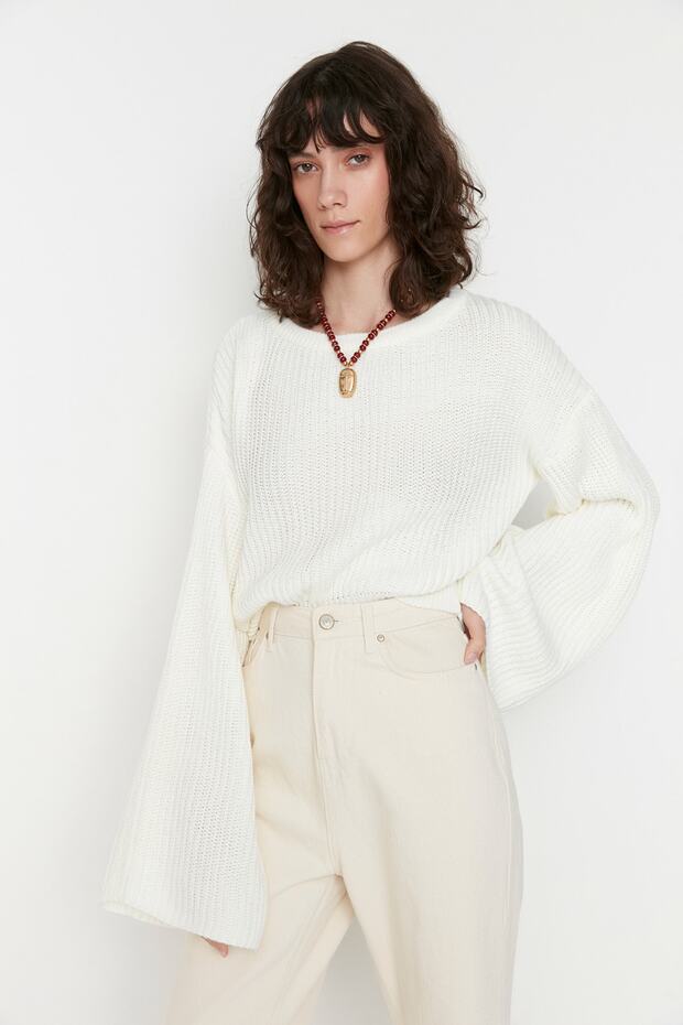 Trendyolmilla  Ekru Crop Geniş Kalıp İspanyol Kol Triko Kazak TWOAW20KZ0743 - Görsel 2