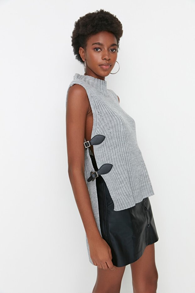 Szary sweterek z dzianiny TWOAW20FV0117 - 1