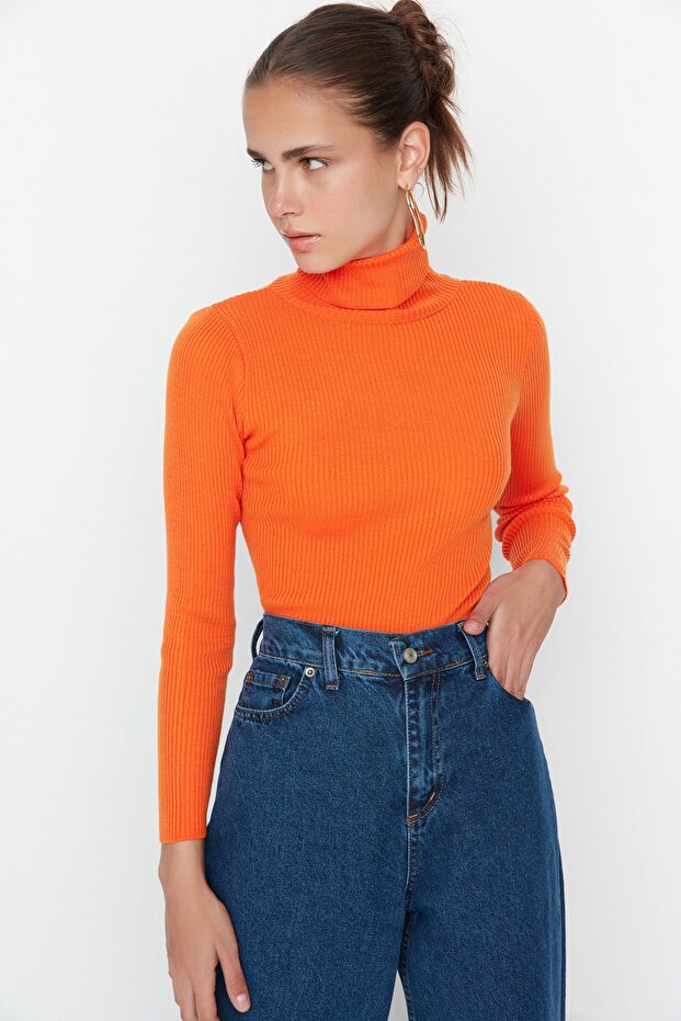 Orangefarbener Basic-Rollkragenpullover TWOAW21KZ1279 - 3