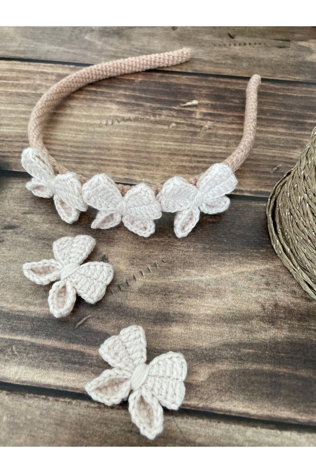 Bow Model Knitted Crown