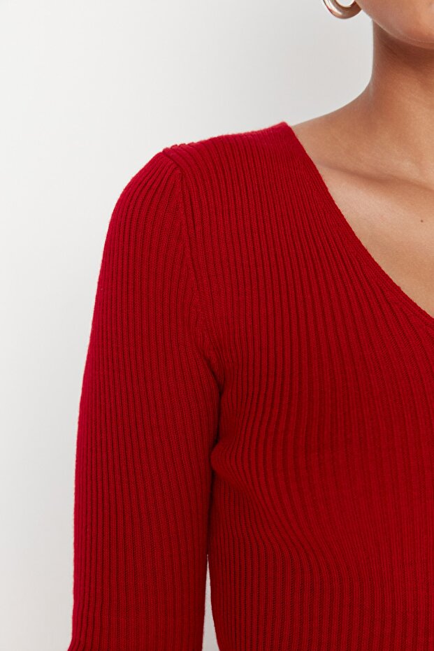 Roter Strickpullover mit V-Ausschnitt TWOAW22KZ1903 - 3