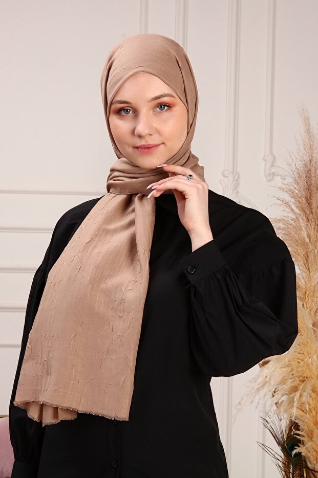 شال من الخيزران بأناقة داكنة