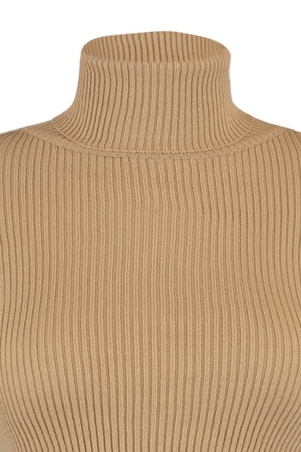 Kamelfarbener Basic-Rollkragenpullover TWOAW21KZ1279 - 7