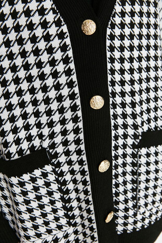 Čierny pletený sveter Wide Fit - Houndstooth TWOAW22HI0179 - 4