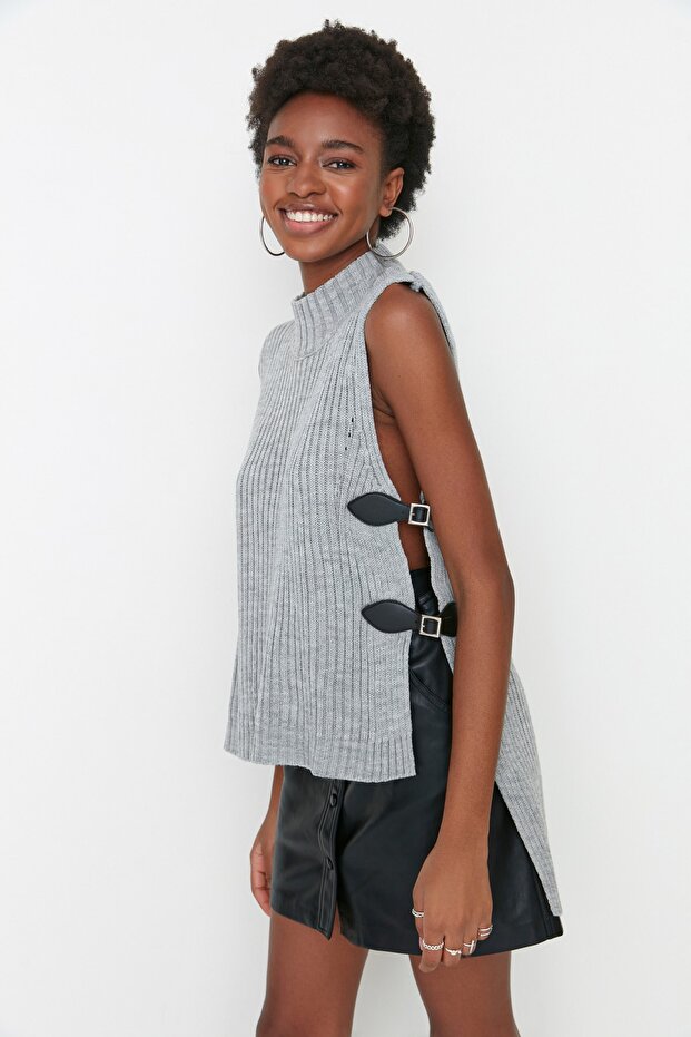 Szary sweterek z dzianiny TWOAW20FV0117 - 3