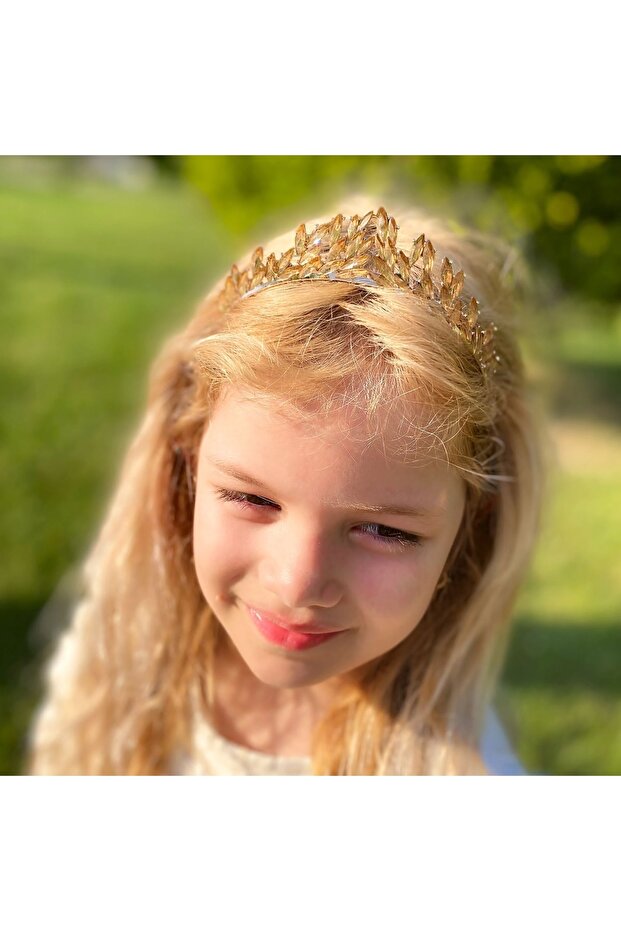 Crystal Stone Upright Queen Helen Model Metal Luxury Crown