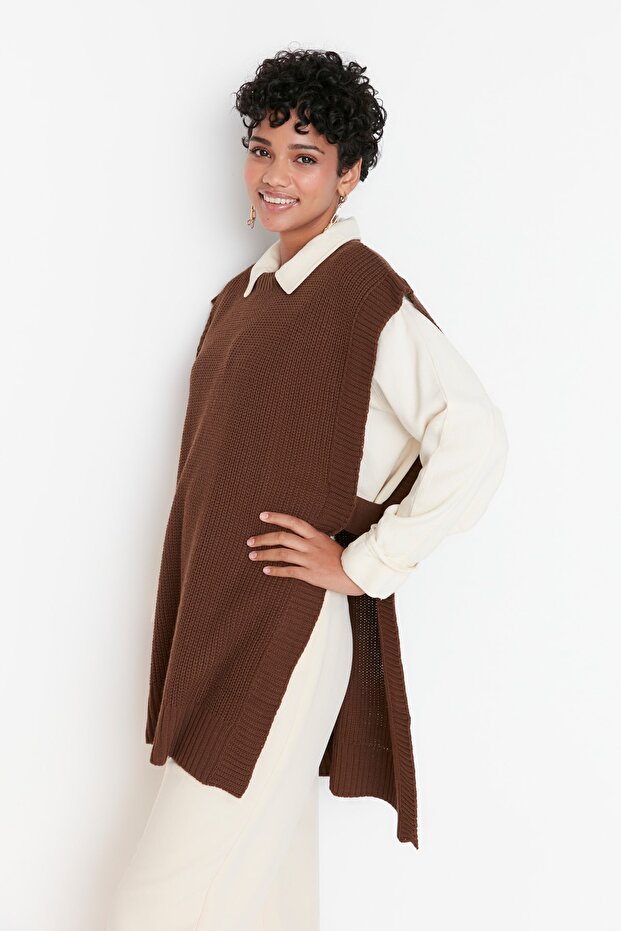 Brown Side Slit Detailed Knitwear Sweater TCTAW23SV00010