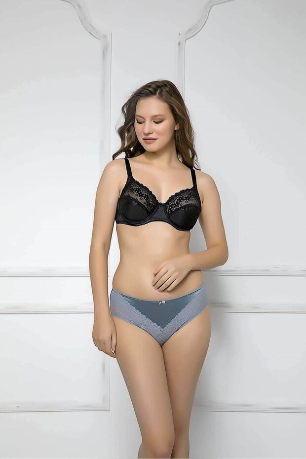 حمالة صدر من الدانتيل للتصغير - 1