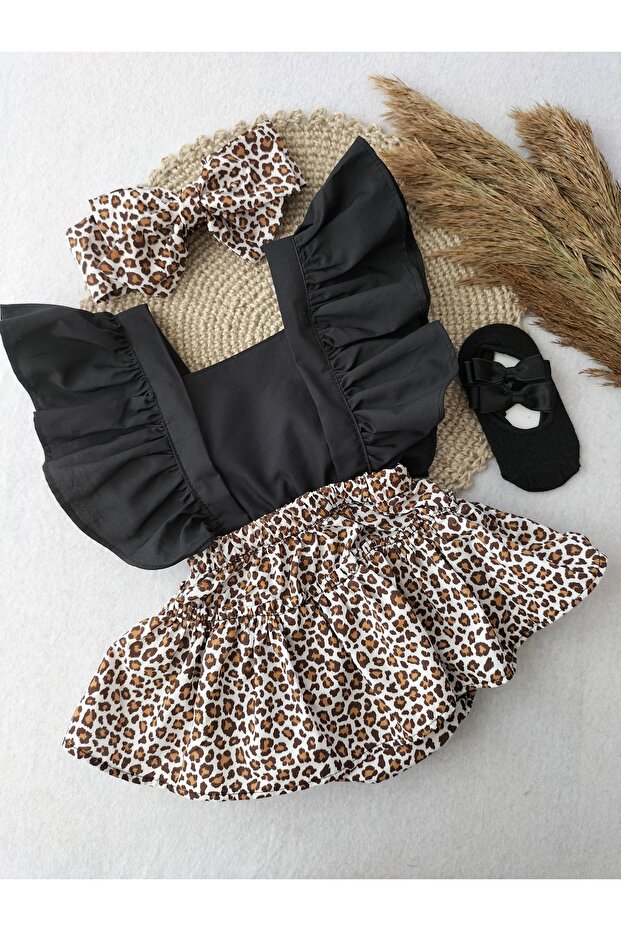 Leopard Slopet Bandana and Black Ballet Flats Socks Set