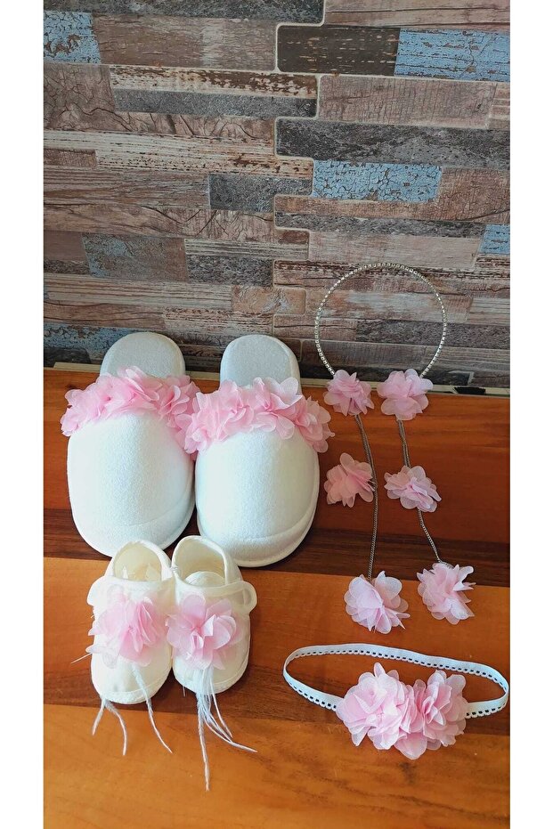 Maternity Stone Crown Slippers Set Baby Booties and Crown Set