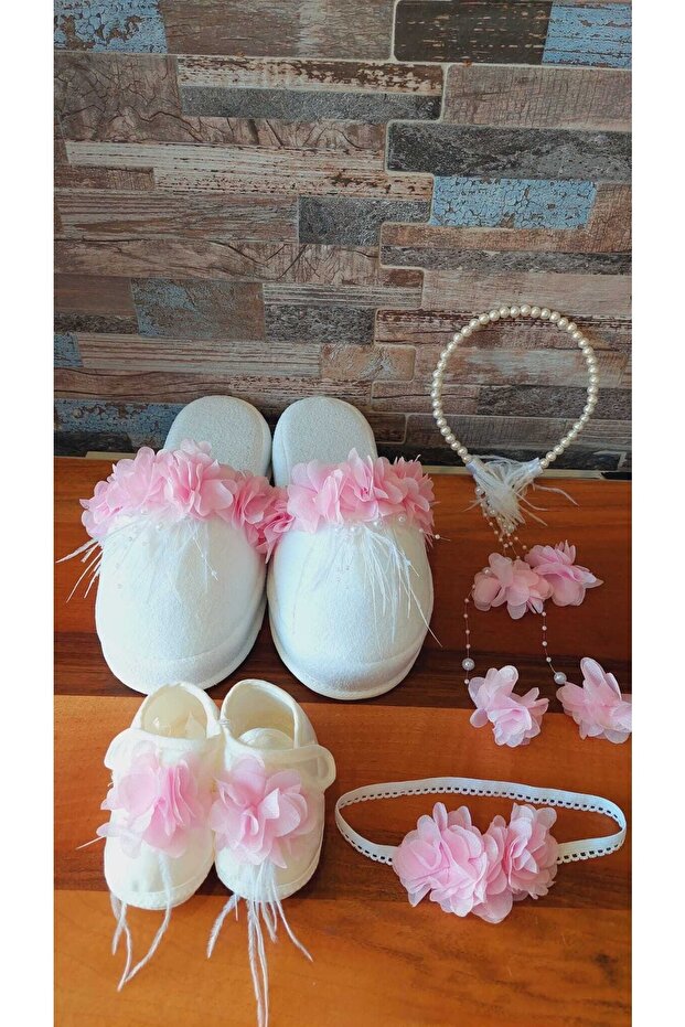 Maternity Crown Slippers Set Baby Booties and Crown Set of 4
