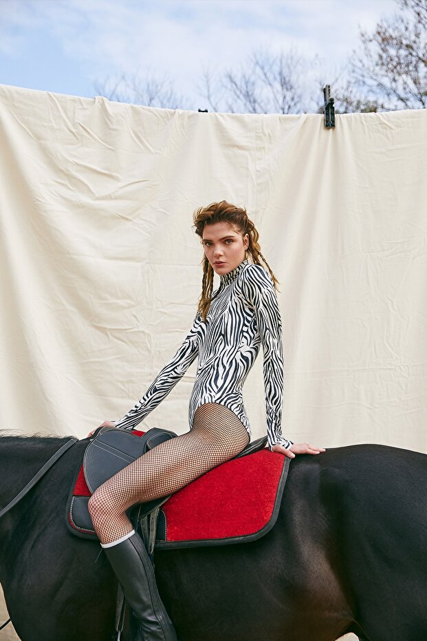 Kadife Çıt Çıtlı Zebra Body - 1