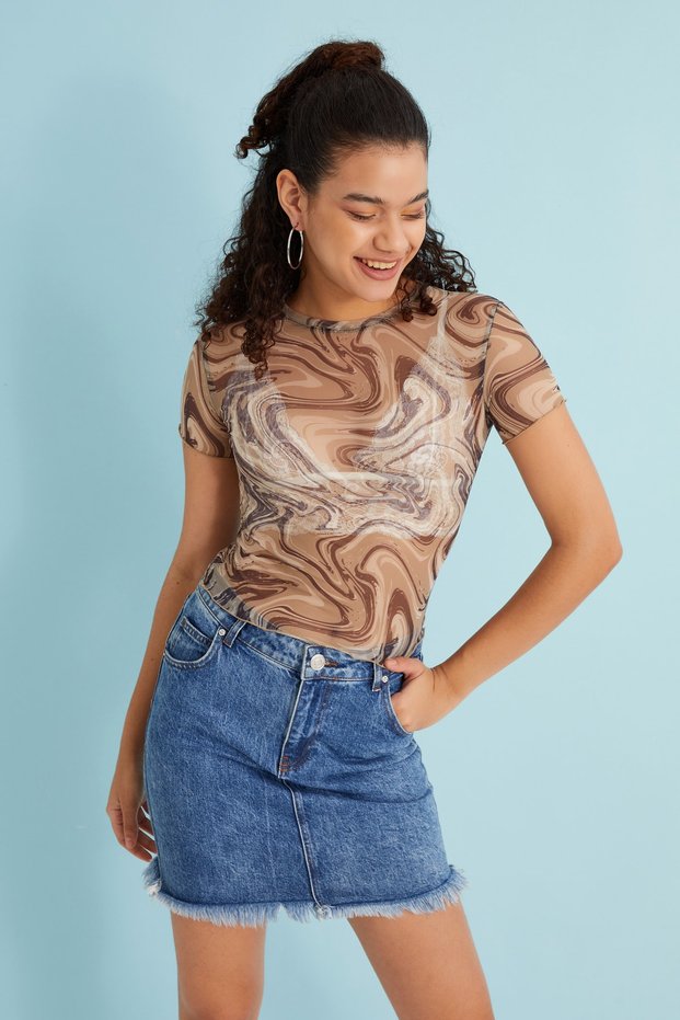 Women's Coffee Cream Patterned Crew Neck Short Sleeve Baby Overlock Detailed Tulle Transparent Blouse