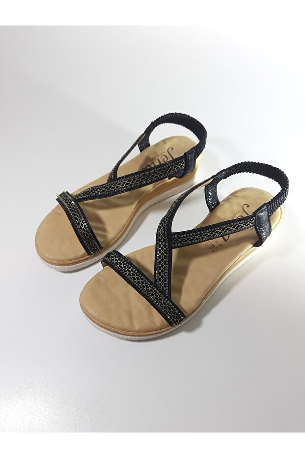 صنادل صيفية لامعة منقوشة عرقيًا من Jena - 5