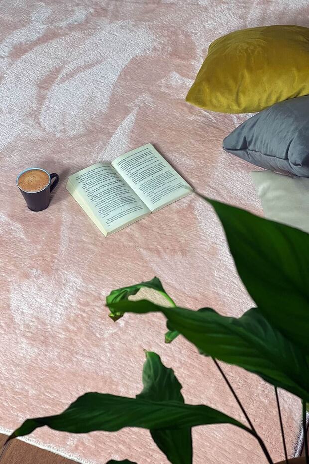 Pudra Peluş Halı - 1