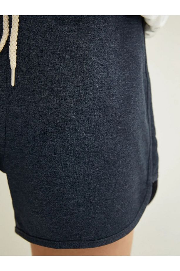 Lcw Casual Beli Lastikli Düz Kadın Bermuda Şort - 3
