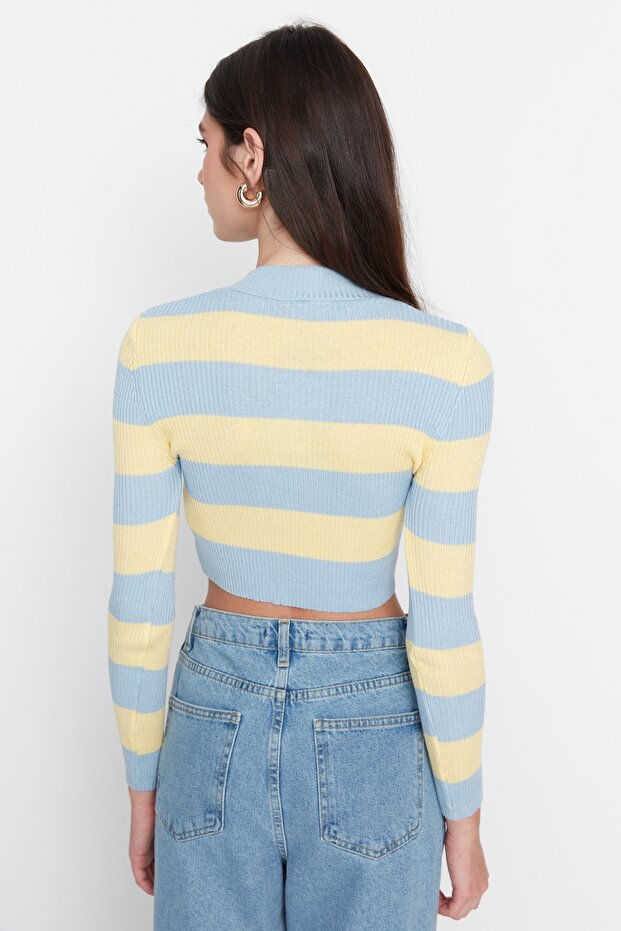 Hellblau gestreifter Strickpullover - 5