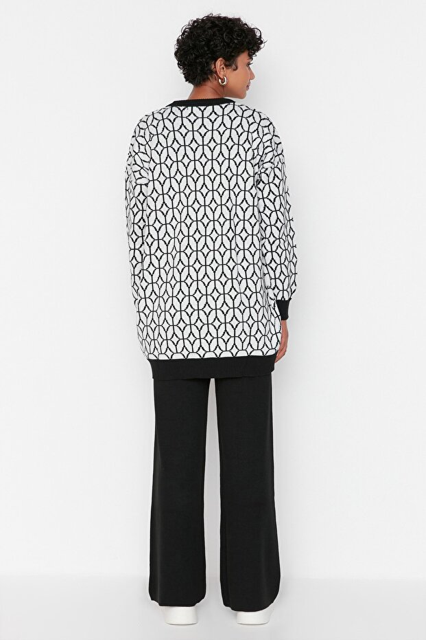 Siyah Geometrik Desenli Kazak-Pantolon Triko Takım TCTAW23US00006 - 5