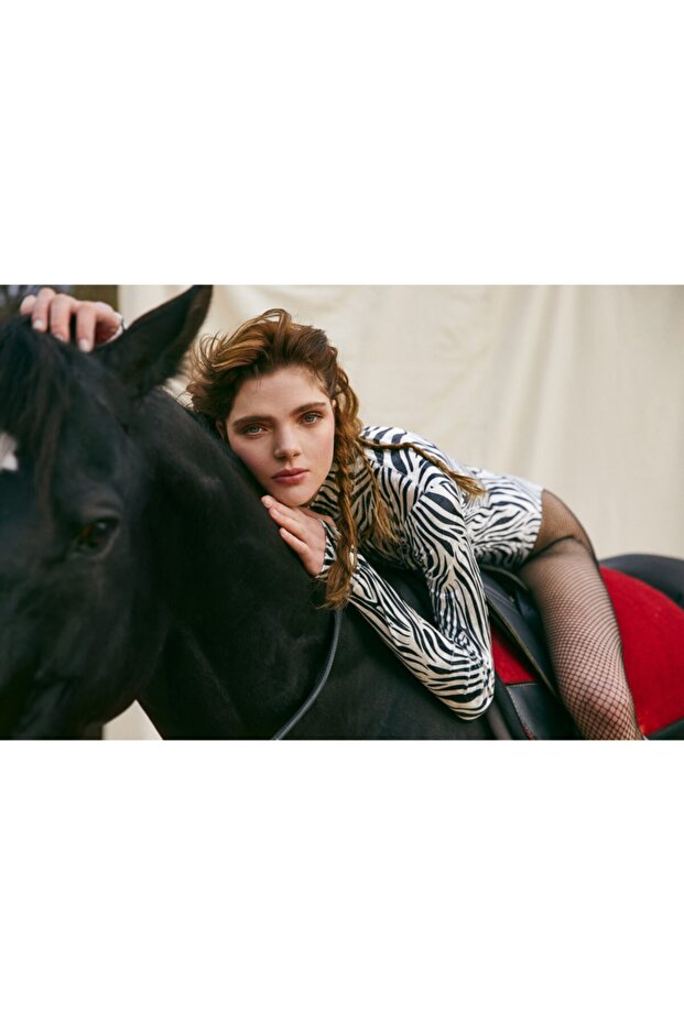 Kadife Çıt Çıtlı Zebra Body - 4