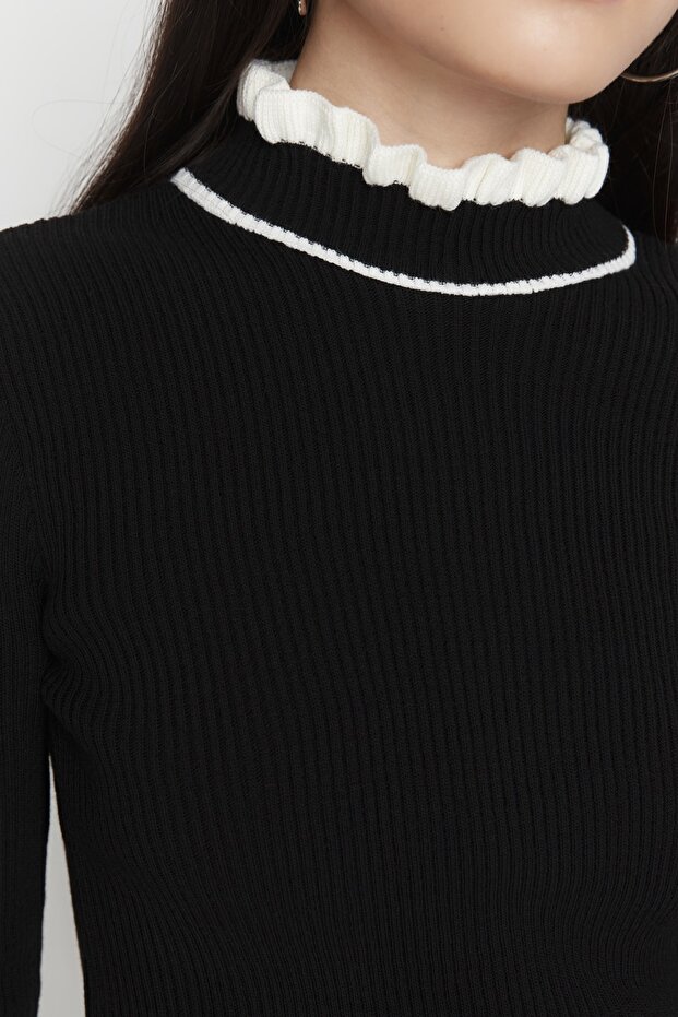 Schwarzer Strickpullover mit Farbblockdesign TWOAW22KZ1250 - 4