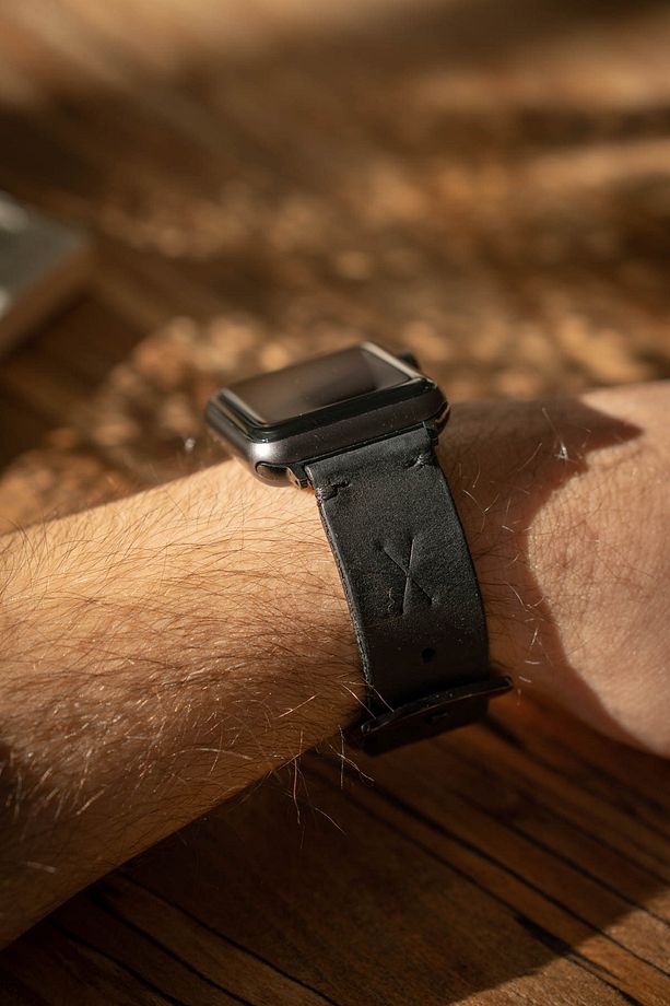 Minimal X Apple Watch Kordonu 42/44/45 Mm - Siyah Crazy - Gerçek Deri & El Yapımı - 4