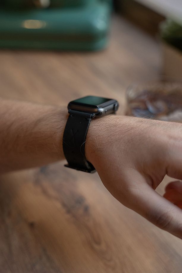 Minimal X Apple Watch Kordonu 42/44/45 Mm - Siyah Crazy - Gerçek Deri & El Yapımı - 5