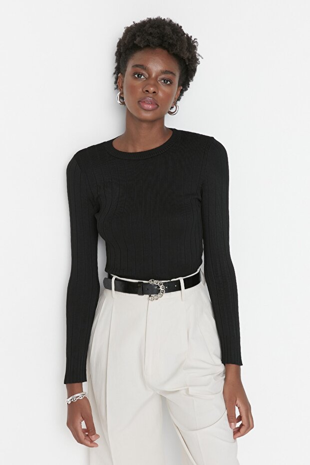 Schwarzer Basic Strickpullover mit Rundhalsausschnitt TWOAW23KZ01249 - 3