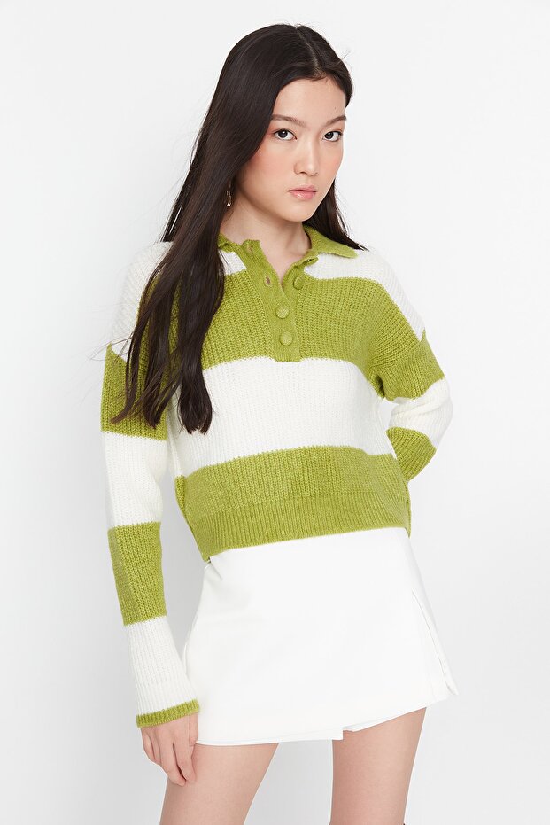 Grüner, weich strukturierter Strickpullover mit Farbblockdesign TWOAW22KZ0226 - 3