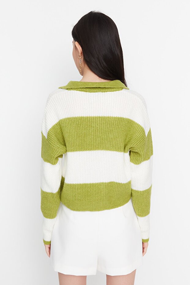 Grüner, weich strukturierter Strickpullover mit Farbblockdesign TWOAW22KZ0226 - 5