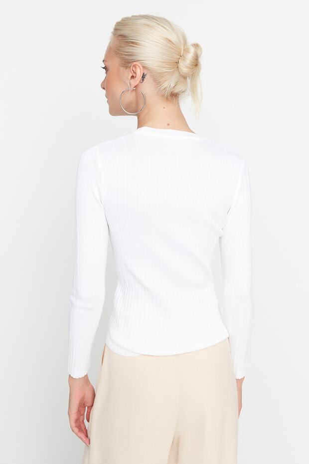 Ecrufarbener Basic-Strickpullover mit Rundhalsausschnitt TWOAW23KZ01249 - 4