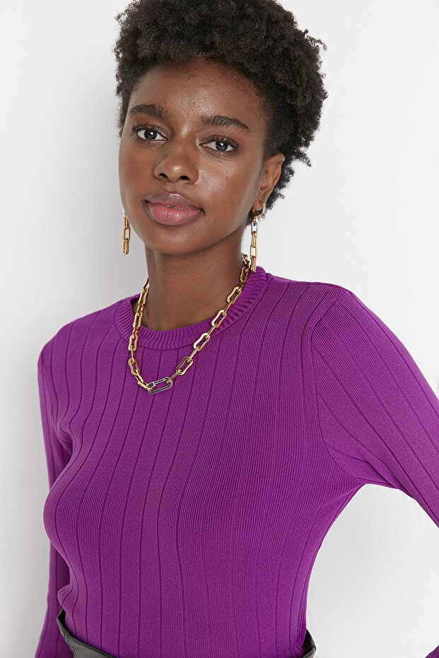 Fialový základní pletený svetr s výstřihem TWOAW23KZ01249 - 5