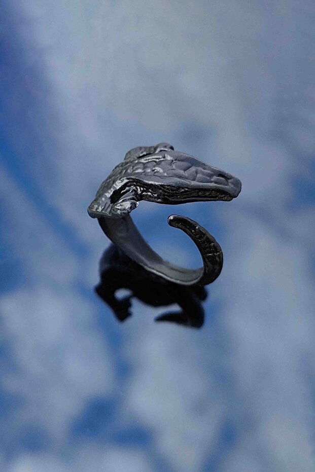 Grasping Crocodile Model Adjustable Black Ring - 3