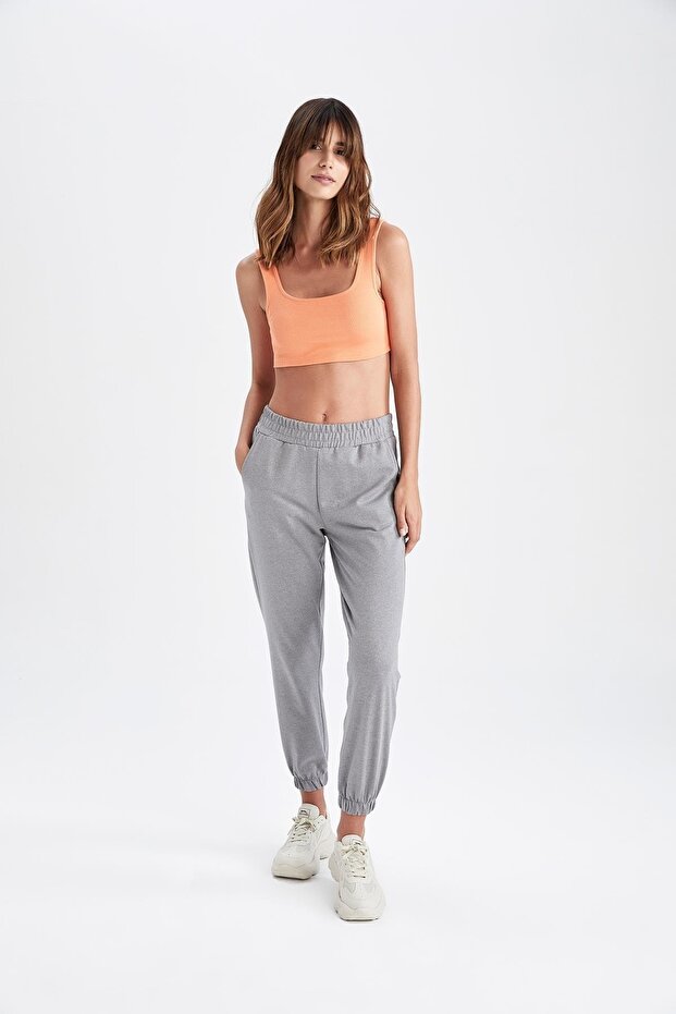 بنطال رياضي بخصر مرن وقابل للعكس من Jogger Fit