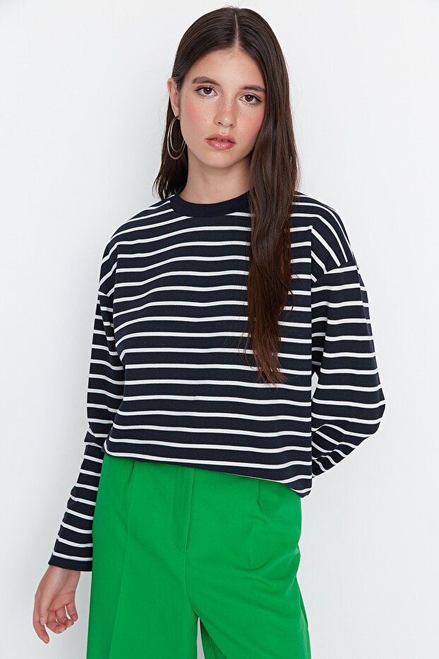 Lacivert Çizgili Oversize/Geniş Kesim Bisiklet Yaka İnce Örme Sweatshirt TWOAW23SW00326 - 4