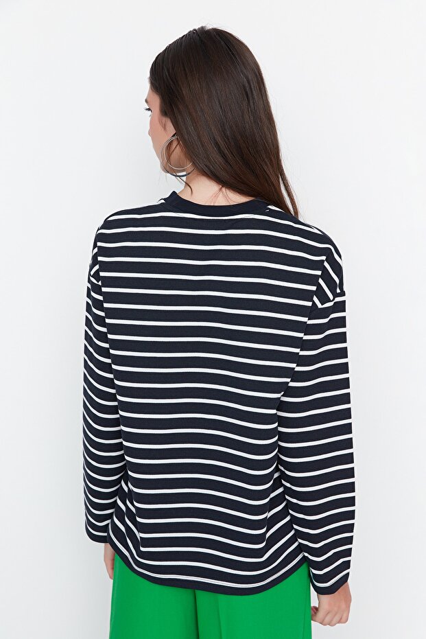 Lacivert Çizgili Oversize/Geniş Kesim Bisiklet Yaka İnce Örme Sweatshirt TWOAW23SW00326 - 6