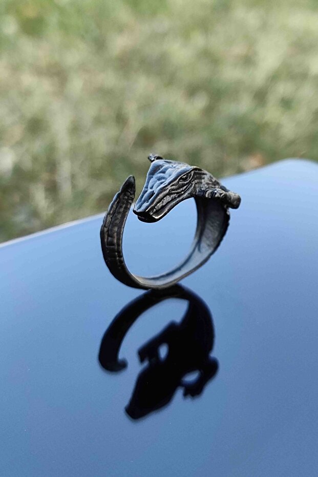 Grasping Crocodile Model Adjustable Black Ring - 2