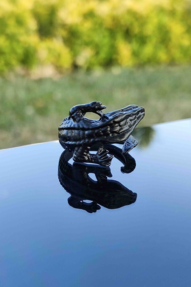 Grasping Crocodile Model Adjustable Black Ring - 4