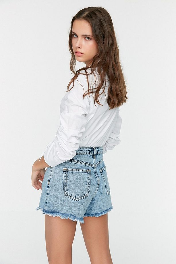 Kadın Mavi Kar Yıkama Denim Kot Şort Saçaklı Jeans Şort - 3