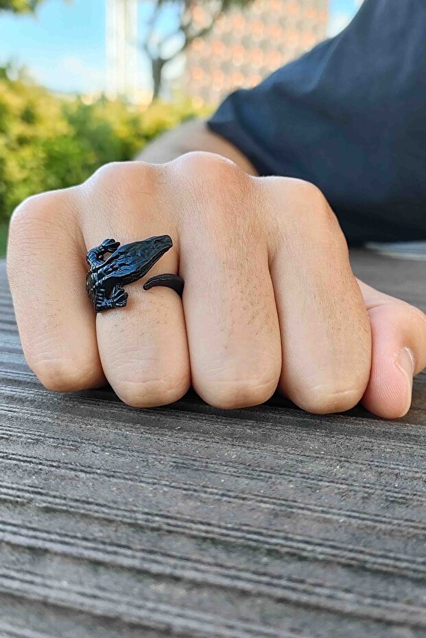 Grasping Crocodile Model Adjustable Black Ring - 6