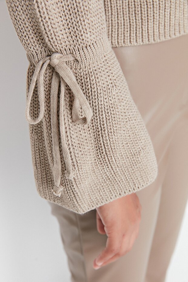 Strickpullover mit nerzfarbenen Ärmeln und Detail TWOAW23KZ01491 - 4