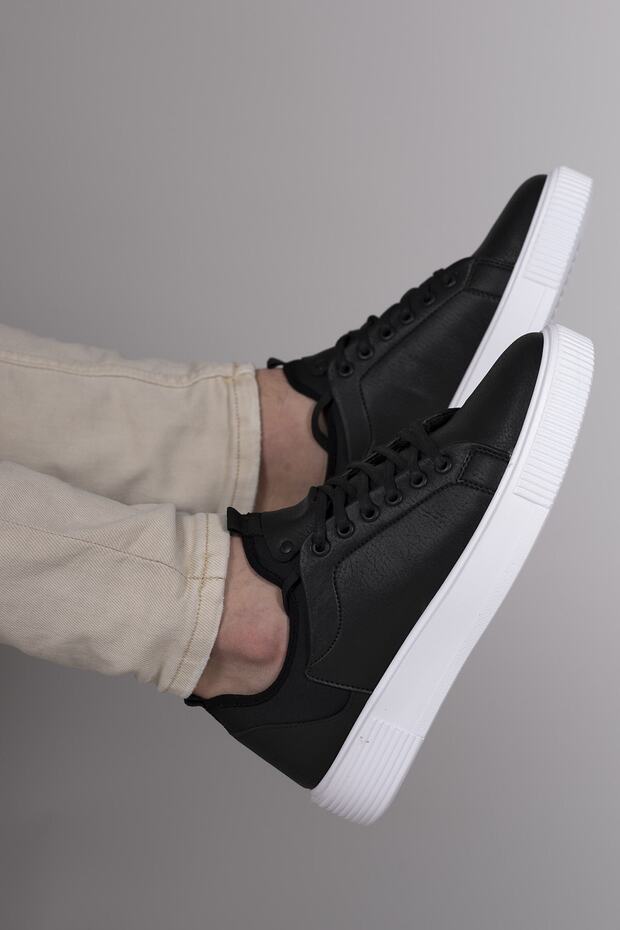 Black and White Unisex Sneakers0012658