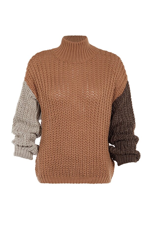 Kamelfarbener, weich strukturierter Strickpullover mit Farbblockdesign und weiter Passform TWOAW21KZ0271 - 8