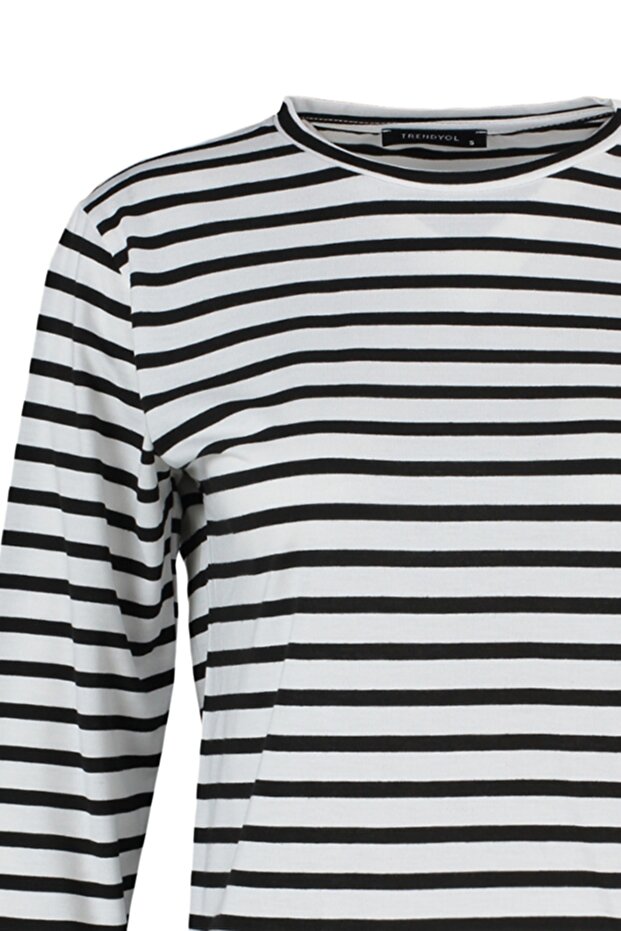 Dzianinowy T-shirt basic w białe paski TWOAW23TS00002 - 7