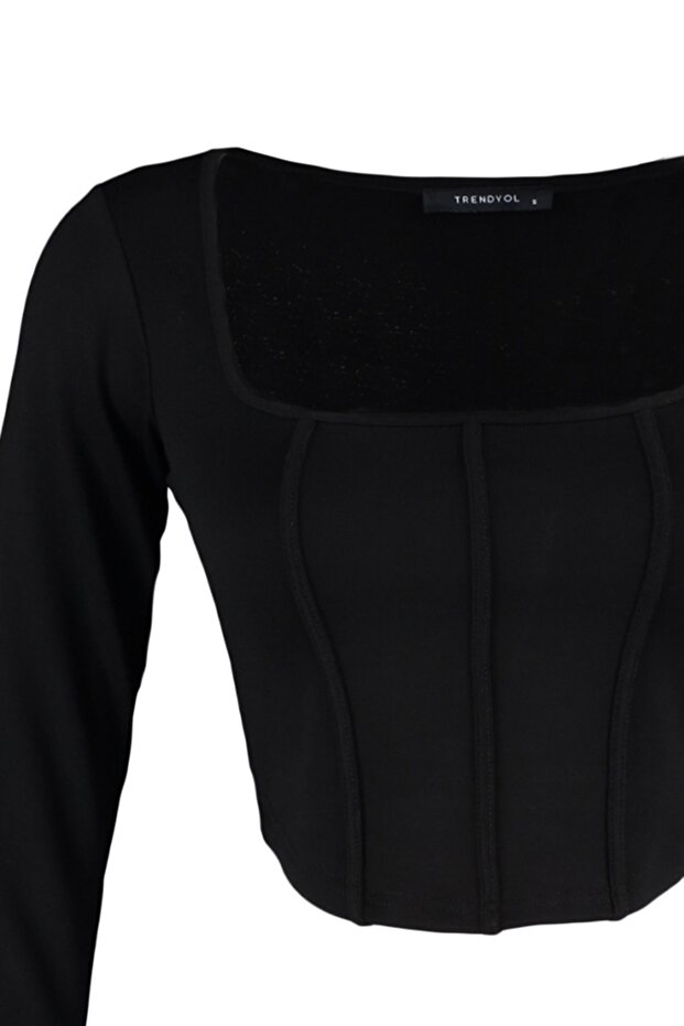 Siyah Biye Detaylı Kare Yaka Fitted/Vücuda Oturan Crop İnterlok Örme Bluz TWOAW23BZ00151 - 8