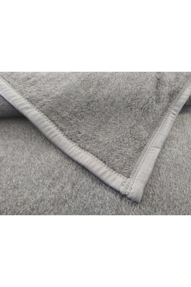 Başaran Tek Kişilik Desensiz, Düz, Gri, Sade Lüks Peluş Battaniye, 2,3kg - 3